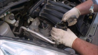 Как удалить лишнее масло из двигателя?